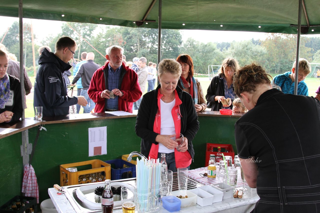 Bild 256 - Vogelschießen 2011